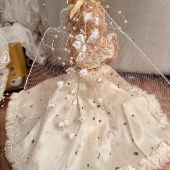 7 Vintage Doll Collection in Pink, White, Gold, Blue and Orange - Picture 10 of 16